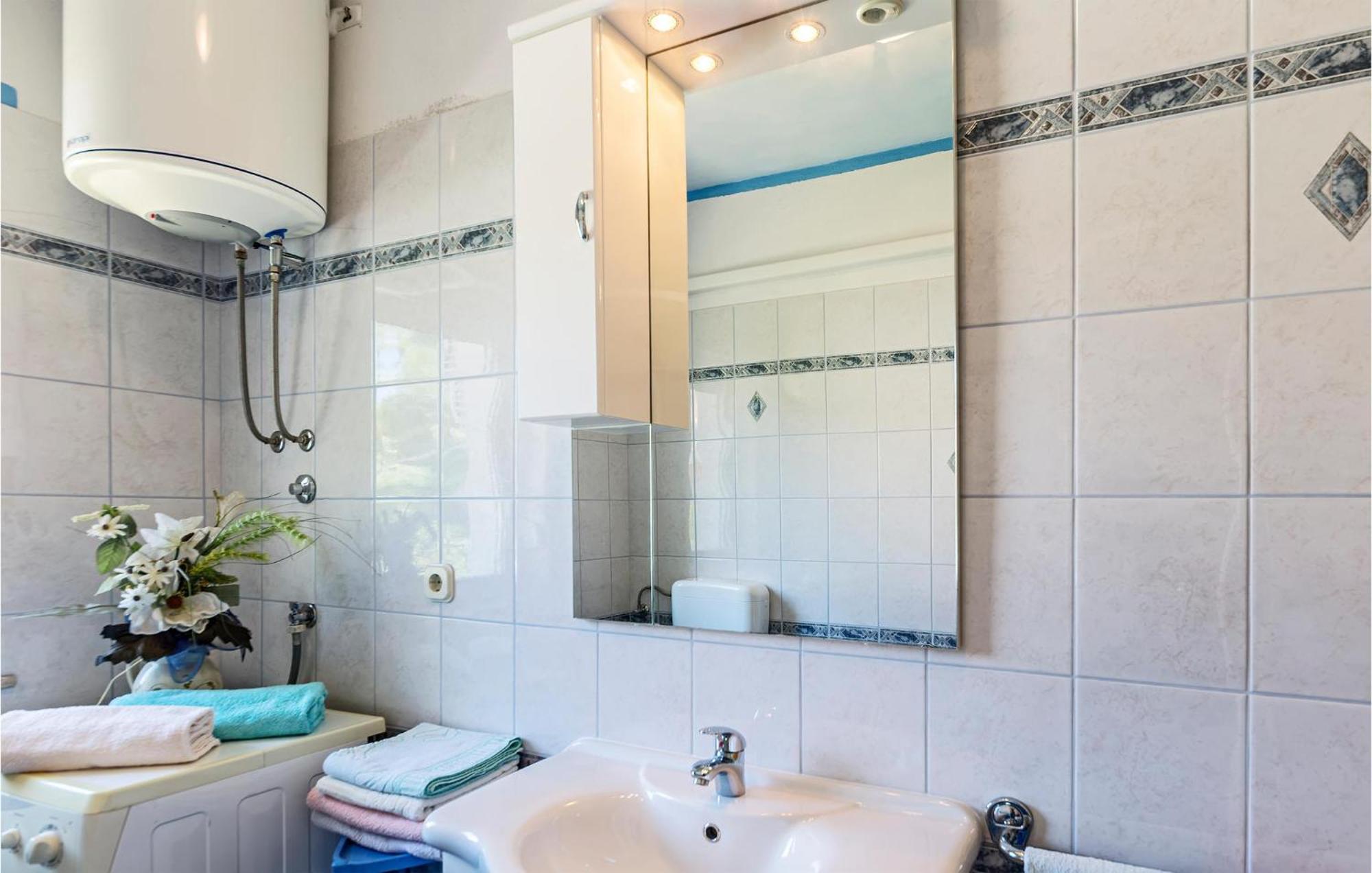 2 Bedroom Lovely Apartment In Labin Labin  Esterno foto